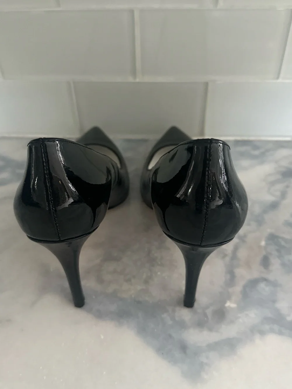 Limited Edition kate spade Black Patent Pointed Toe Pumps Lip-Print Insole 7